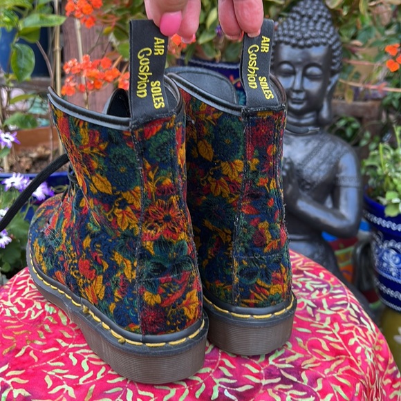 🏴󠁧󠁢󠁥󠁮󠁧󠁿 Super Rare England Vintage Velvet Floral Dr. Martens Boots UK 6 - Picture 10 of 16